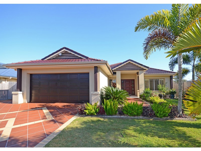 8 Seaway Parade, Toogoom QLD 4655