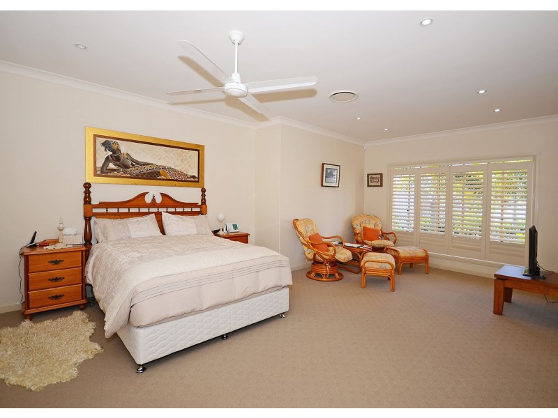 8 Seaway Parade, Toogoom QLD 4655