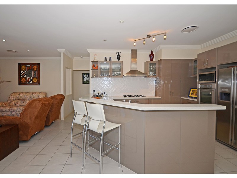 8 Seaway Parade, Toogoom QLD 4655