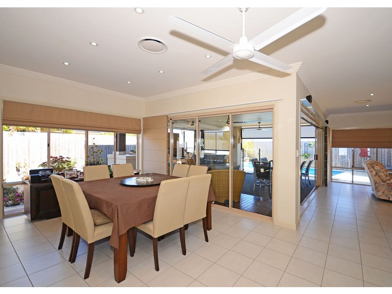 8 Seaway Parade, Toogoom QLD 4655