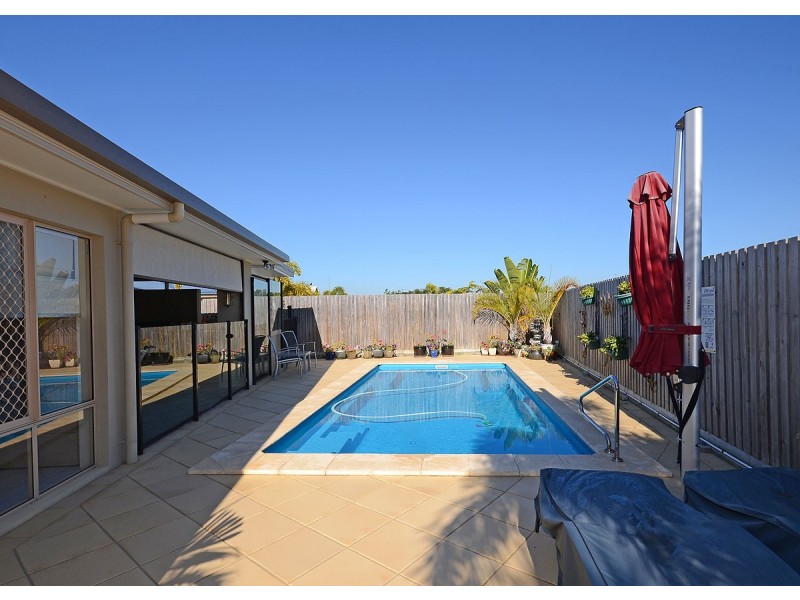 8 Seaway Parade, Toogoom QLD 4655