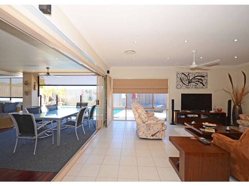 8 Seaway Parade, Toogoom QLD 4655