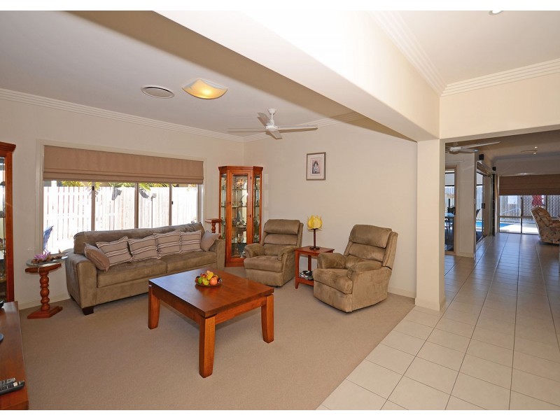 8 Seaway Parade, Toogoom QLD 4655