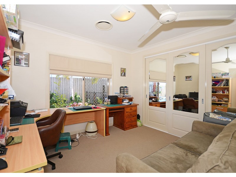 8 Seaway Parade, Toogoom QLD 4655