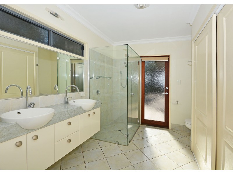 17 Cumberland Court, Point Vernon QLD 4655