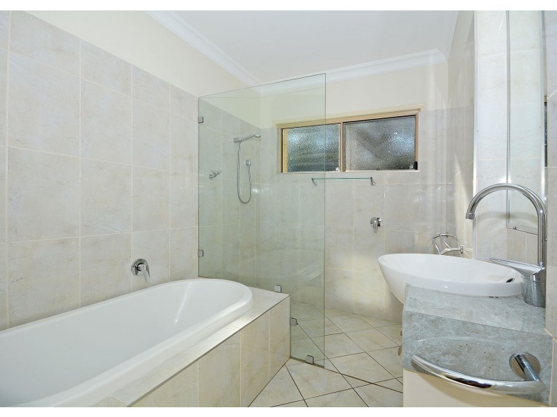 17 Cumberland Court, Point Vernon QLD 4655