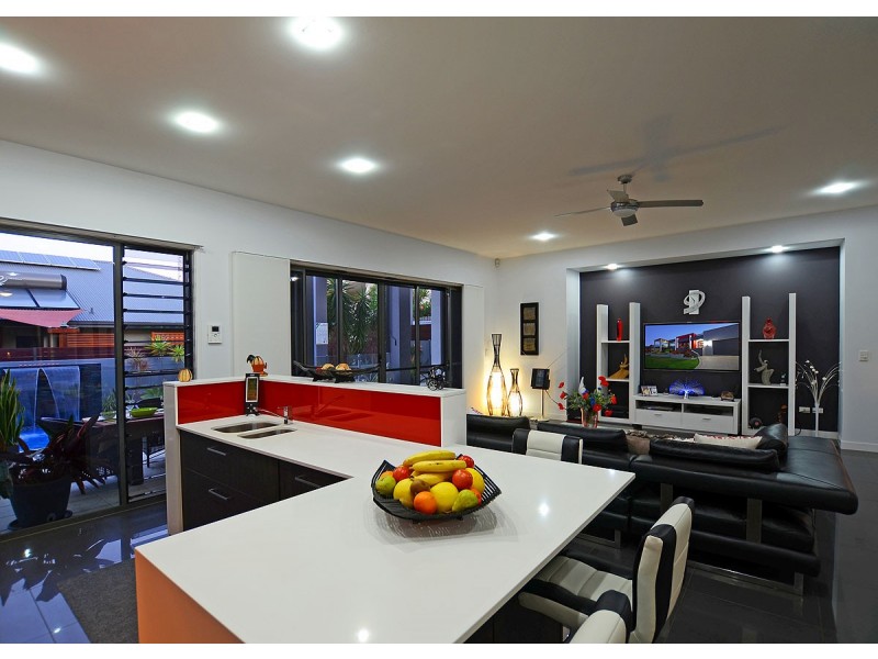 8 Pohlman Court, Scarness QLD 4655