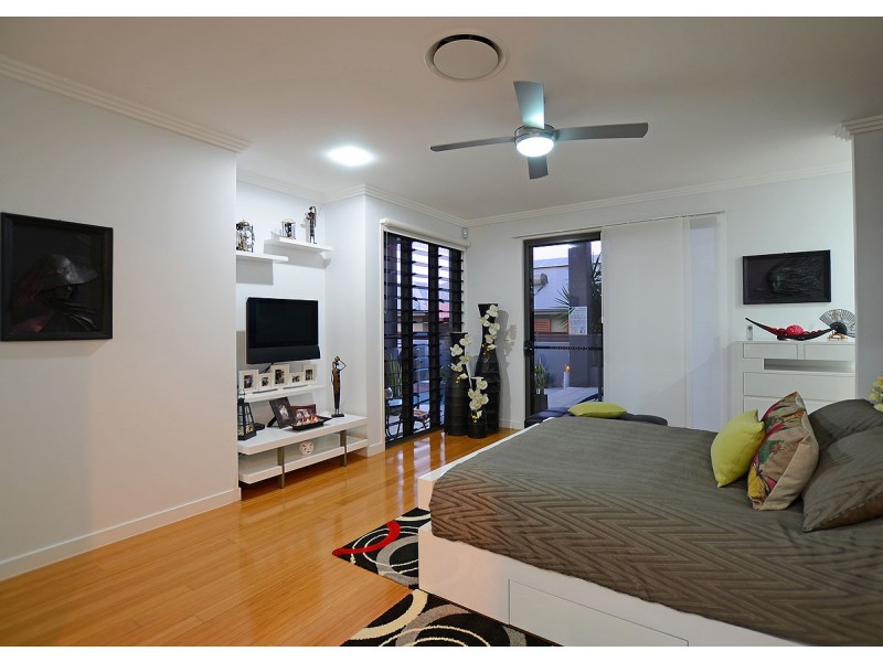 8 Pohlman Court, Scarness QLD 4655