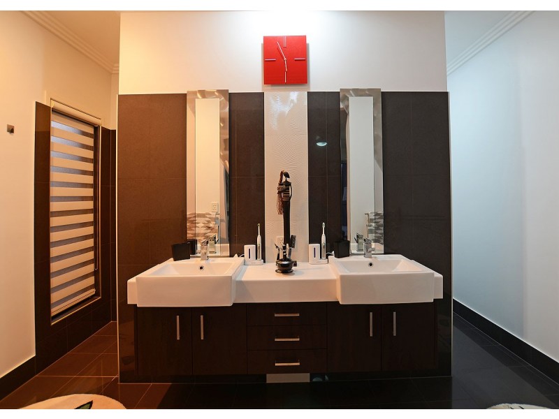 8 Pohlman Court, Scarness QLD 4655