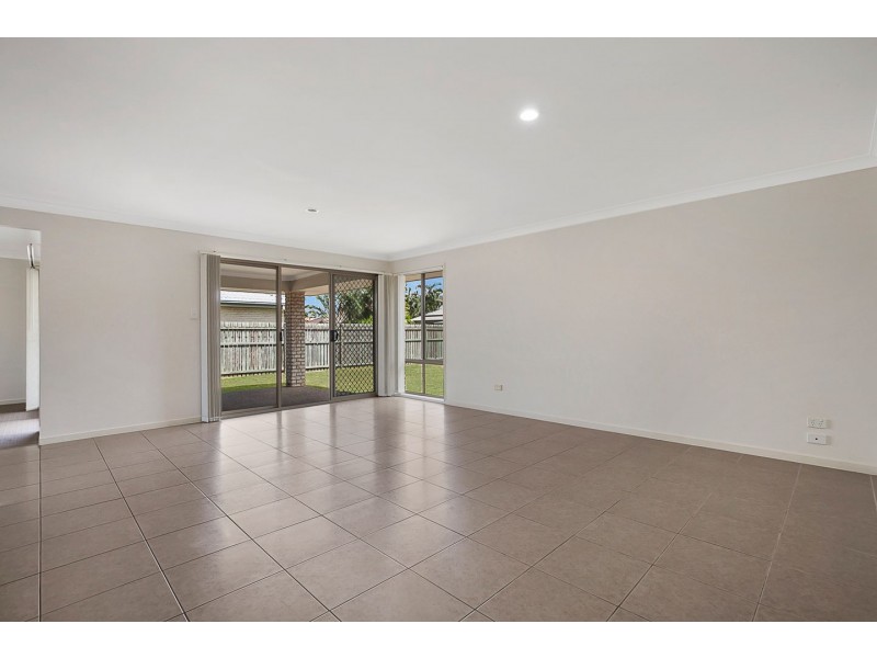 74 Wattle Street, Point Vernon QLD 4655