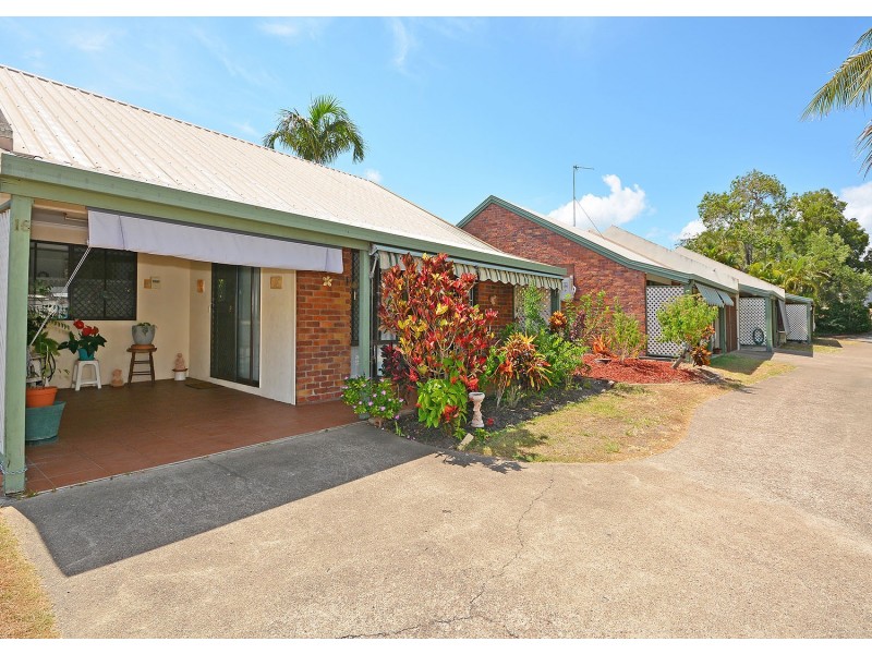 15/12 Denmans Camp Road, Torquay QLD 4655