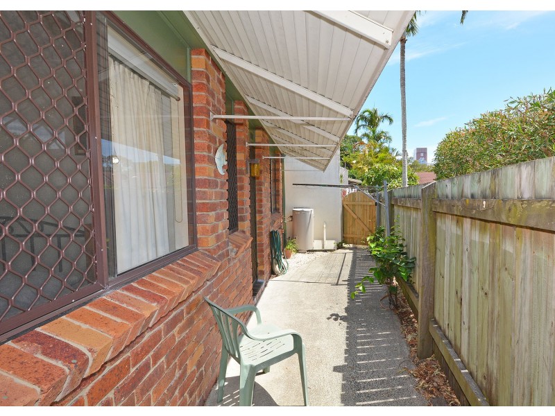 15/12 Denmans Camp Road, Torquay QLD 4655