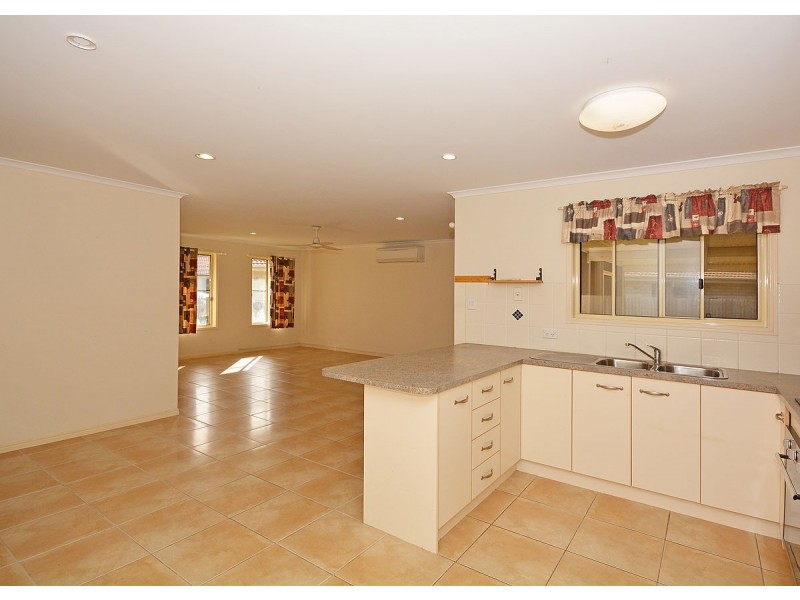 15 Trill Court, Urangan QLD 4655