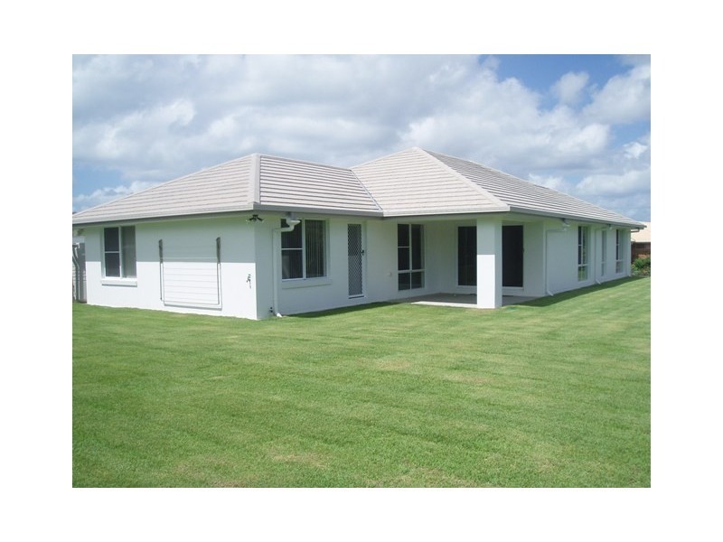 6-8 Kimberly Way, Burrum Heads QLD 4659