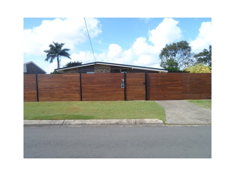 19 Caddy, Urraween QLD 4655