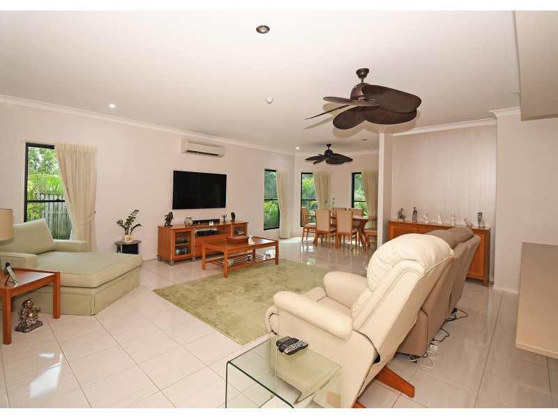 7 Parklands Boulevard, Wondunna QLD 4655