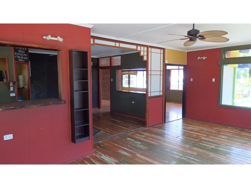 399 Esplanade, Torquay QLD 4655