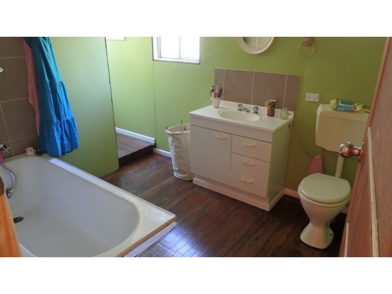 399 Esplanade, Torquay QLD 4655