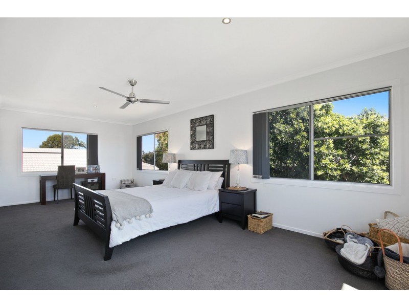 65 Long Street, Point Vernon QLD 4655