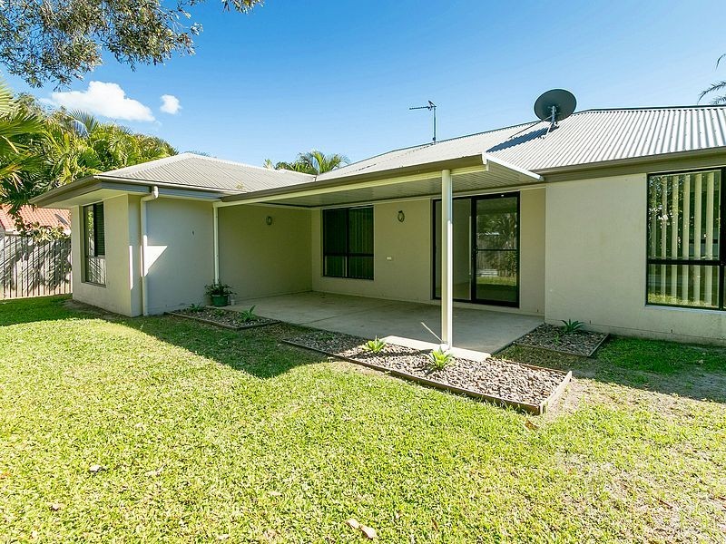 7 Debra Court, Urangan QLD 4655
