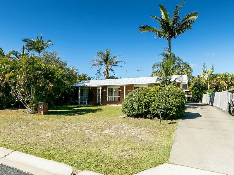 7 Debra Court, Urangan QLD 4655