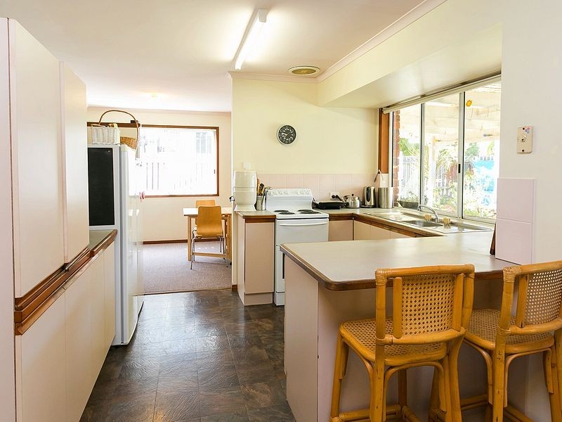 7 Debra Court, Urangan QLD 4655