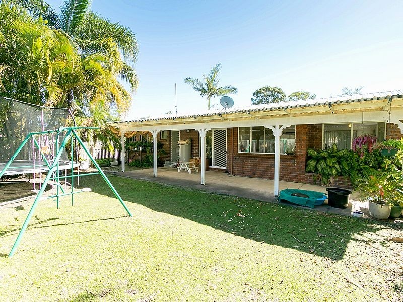 7 Debra Court, Urangan QLD 4655