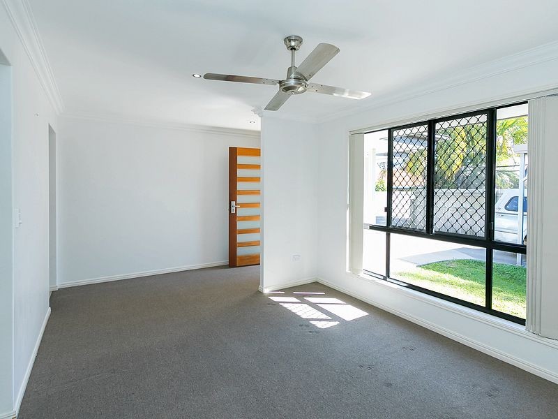 7 Debra Court, Urangan QLD 4655