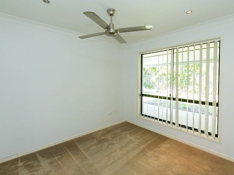 7 Debra Court, Urangan QLD 4655