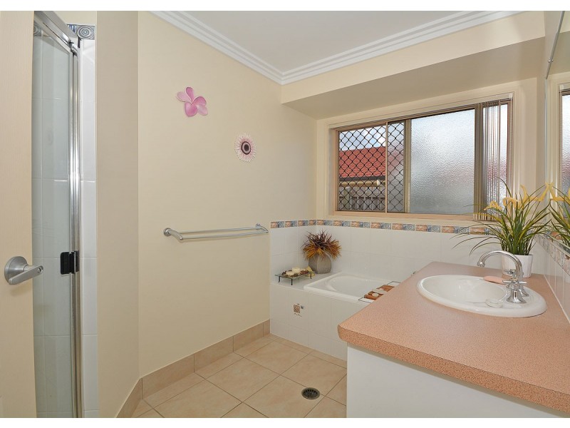 1 Clipper Street, Point Vernon QLD 4655