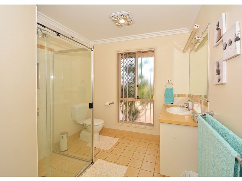 1 Clipper Street, Point Vernon QLD 4655