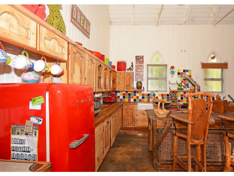 10 Crawford Street, Torbanlea QLD 4662