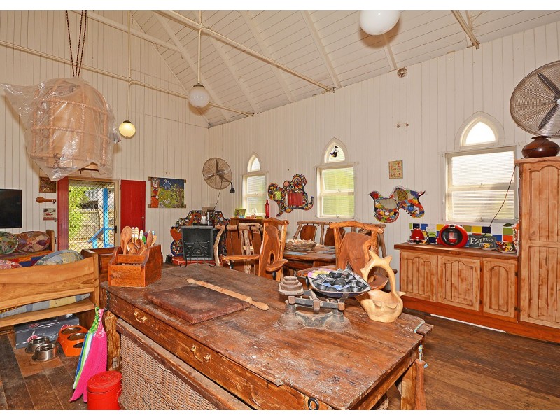 10 Crawford Street, Torbanlea QLD 4662