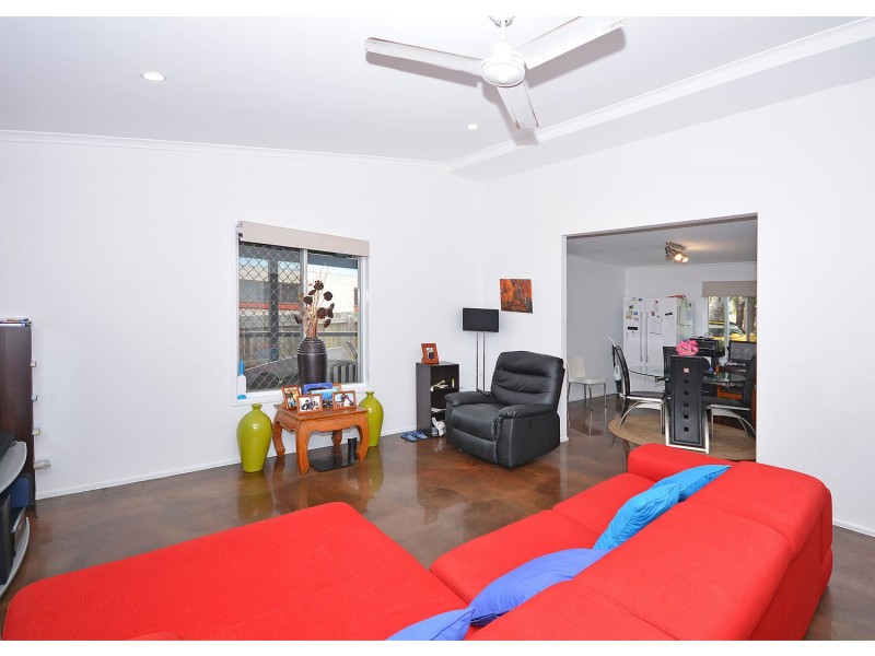 384 Torquay Terrace, Torquay QLD 4655