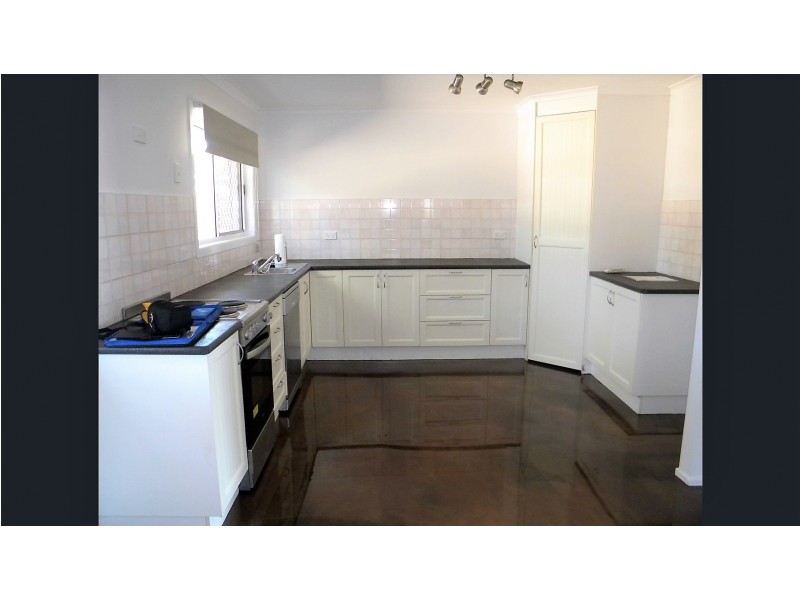 384 Torquay Terrace, Torquay QLD 4655
