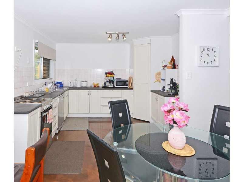 384 Torquay Terrace, Torquay QLD 4655