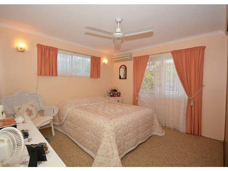 14 Saunders Street, Point Vernon QLD 4655