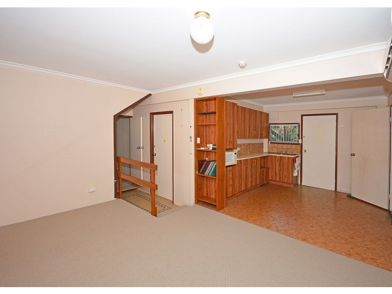 14 Saunders Street, Point Vernon QLD 4655