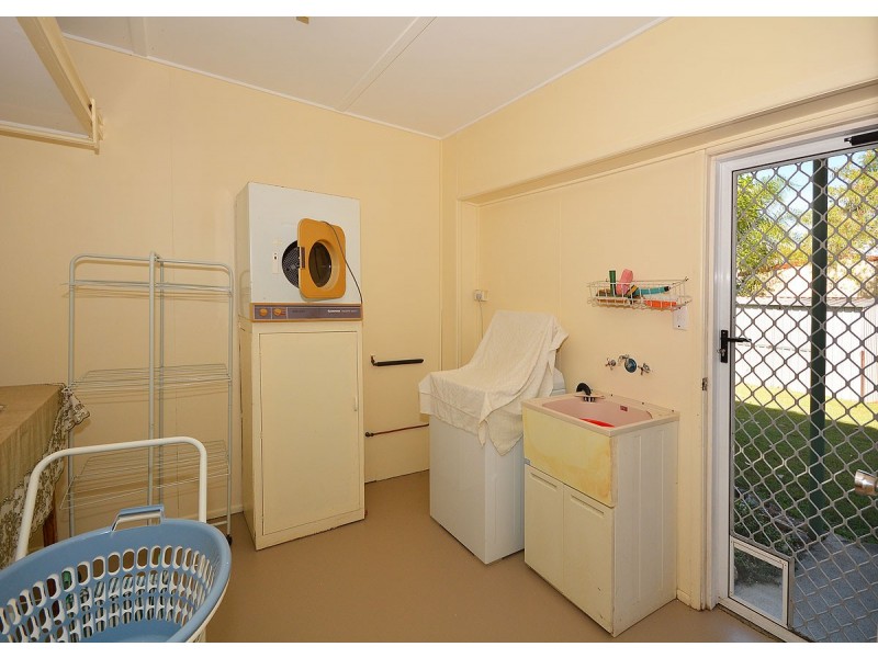 14 Saunders Street, Point Vernon QLD 4655