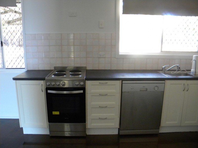 384 Torquay Terrace, Torquay QLD 4655