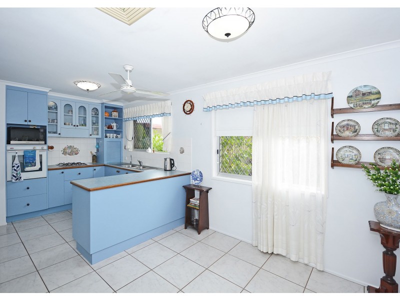 22 Hayworth Street, Point Vernon QLD 4655