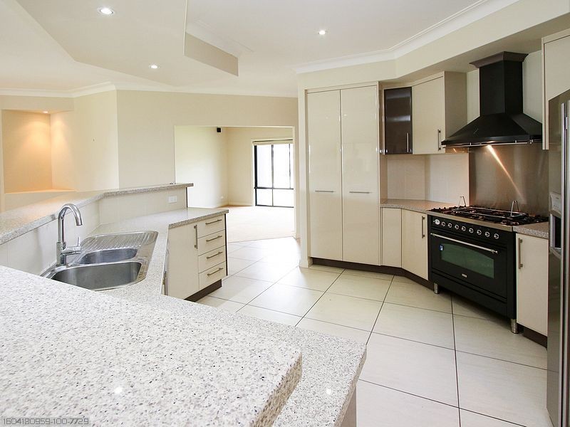 2 Norfolk Court, Kawungan QLD 4655