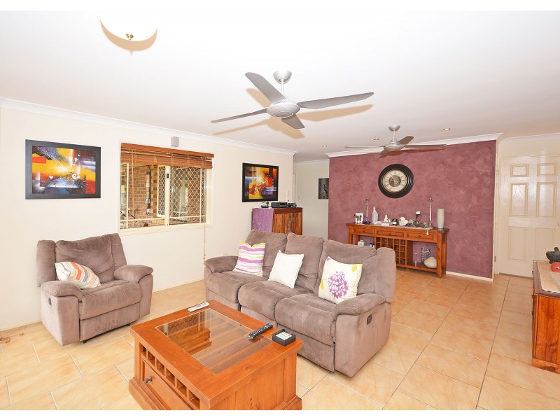 10 Thornbill Drive, Eli Waters QLD 4655