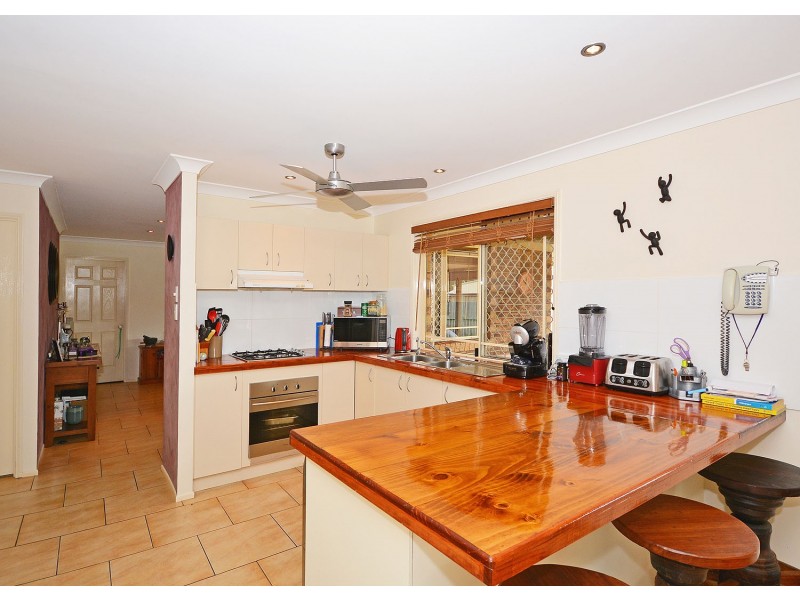 10 Thornbill Drive, Eli Waters QLD 4655