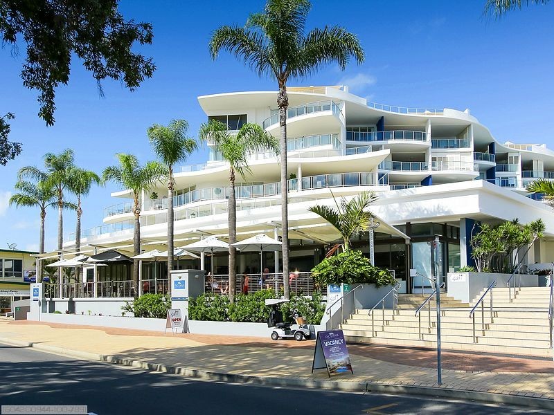 569 Esplanade, Urangan QLD 4655