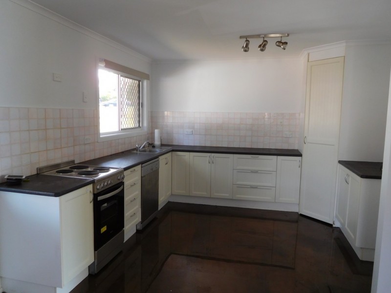 384 Torquay Terrace, Torquay QLD 4655