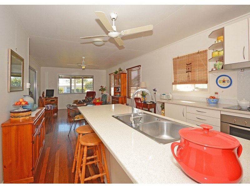 3 Ocean Street, Torquay QLD 4655