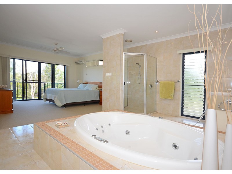 1 Tamarind Close, Burrum Heads QLD 4659