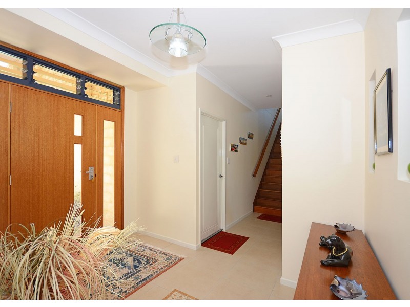 1 Tamarind Close, Burrum Heads QLD 4659