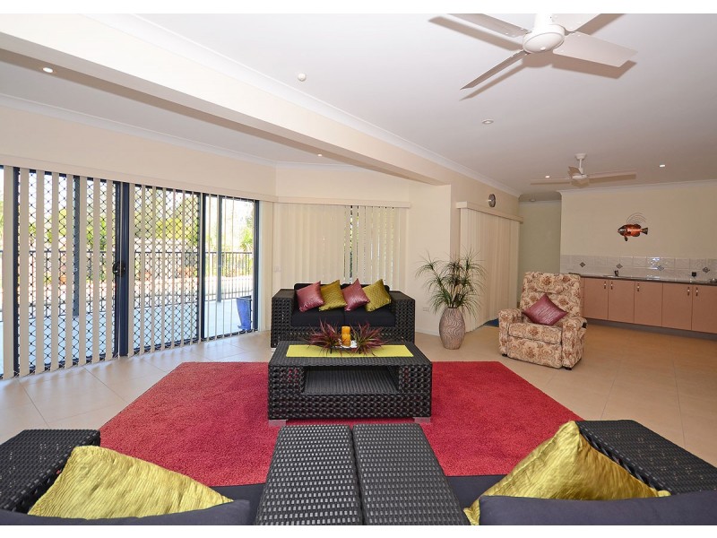 1 Tamarind Close, Burrum Heads QLD 4659